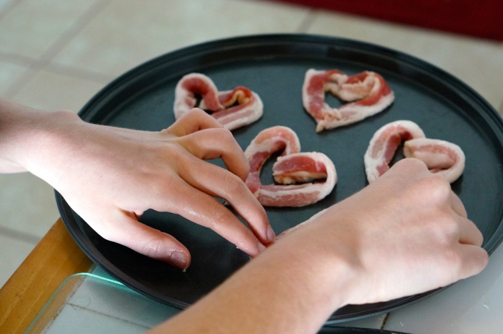 how to make heart shaped bacon