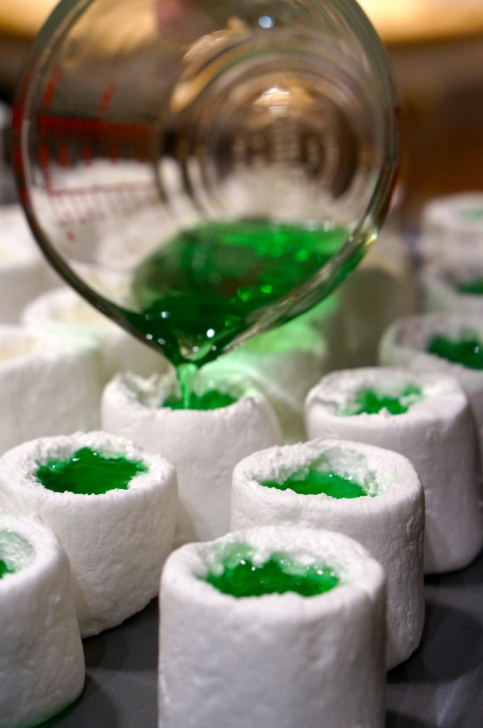how-to-make-jello-shots-in-marshmallows