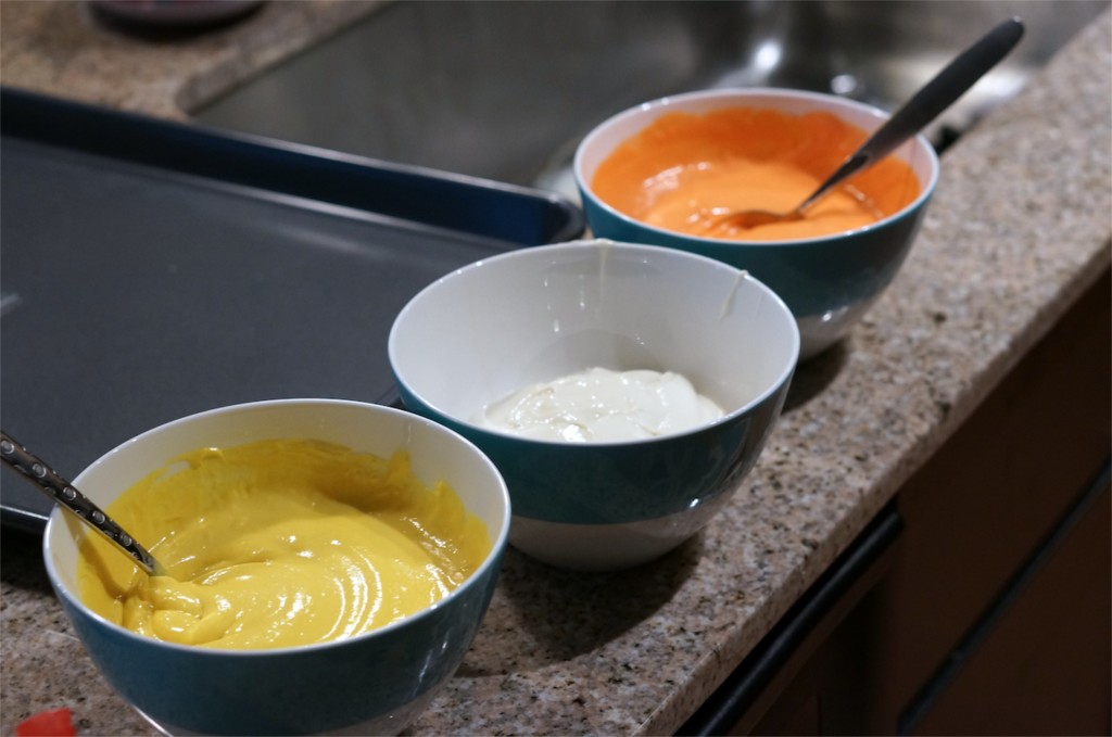 how to make candy corn colored cupcakes