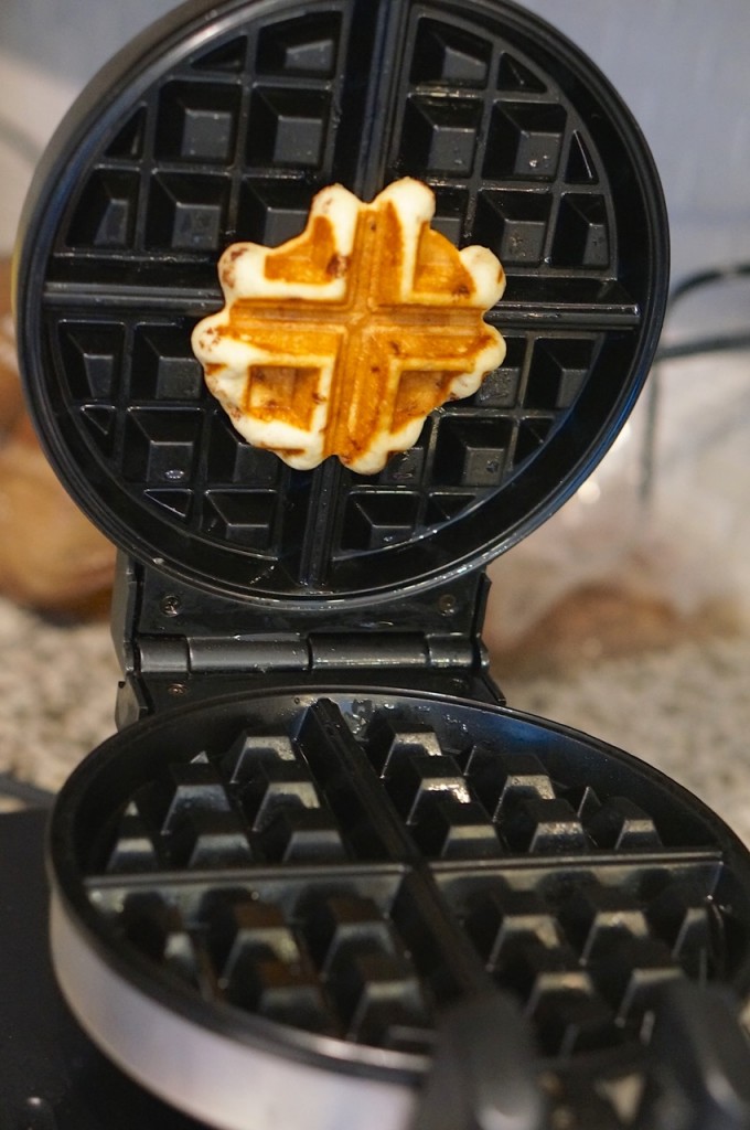 cinnamon-bun-waffle
