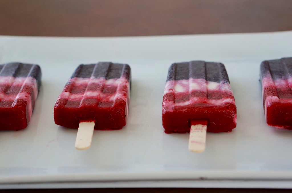 DIY-red-white-and-blue-pops