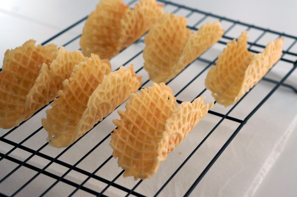waffle-cone-shaped-like-tacos