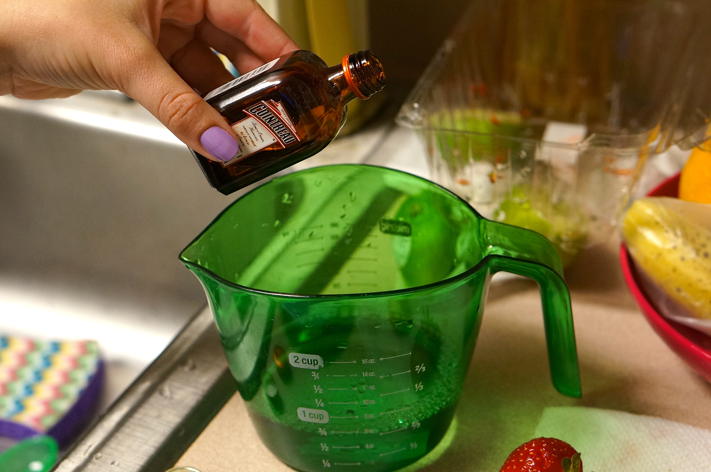 add-alcohol-to-strawberry