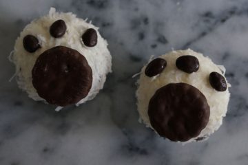 paw-print-cupcake
